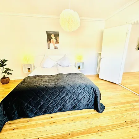 Aday - 1 Bedroom Balcony On The Pedestrian Street In Apartment