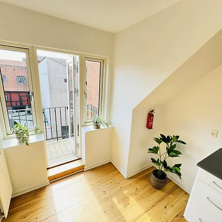 Aday - 1 Bedroom Balcony On The Pedestrian Street In Apartment *